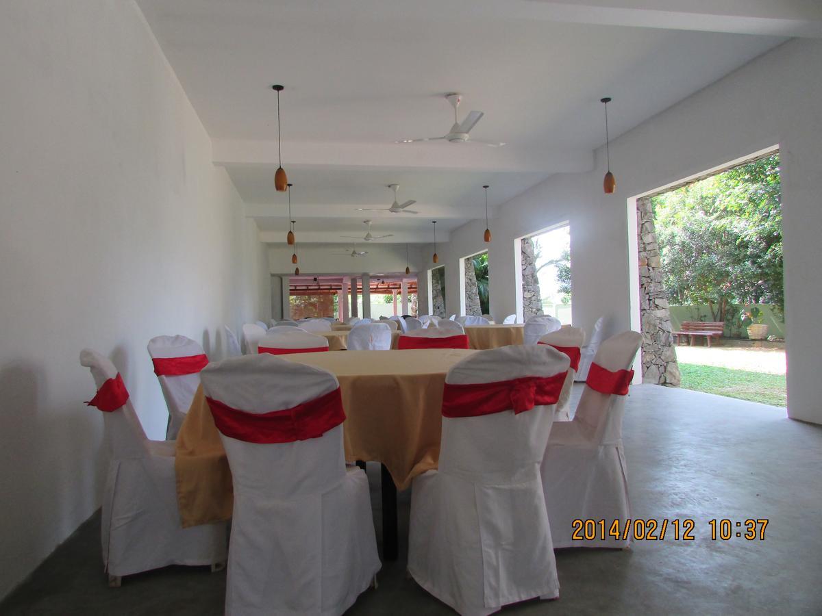 The Breeze Hotel Elpitiya  エクステリア 写真