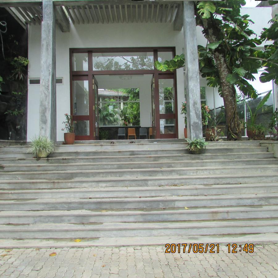 The Breeze Hotel Elpitiya  エクステリア 写真